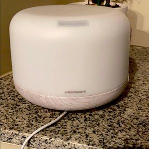 Essential oil diffuser with 8 essential oils
